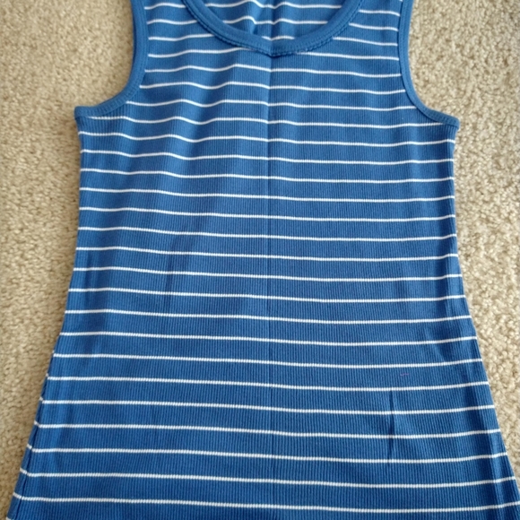 Tank tops - Picture 5 of 7
